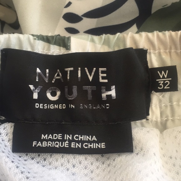 Native youth swim trunks - Picture 2 of 2
